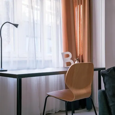 Modern Spacious Flat W Balcony 5 Min To Taksim * 이스탄불