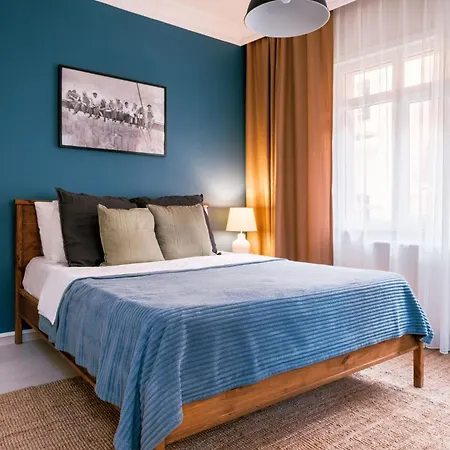 Modern Spacious Flat W Balcony 5 Min To Taksim Estambul