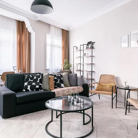 Lejlighed Modern Spacious Flat W Balcony 5 Min To Taksim